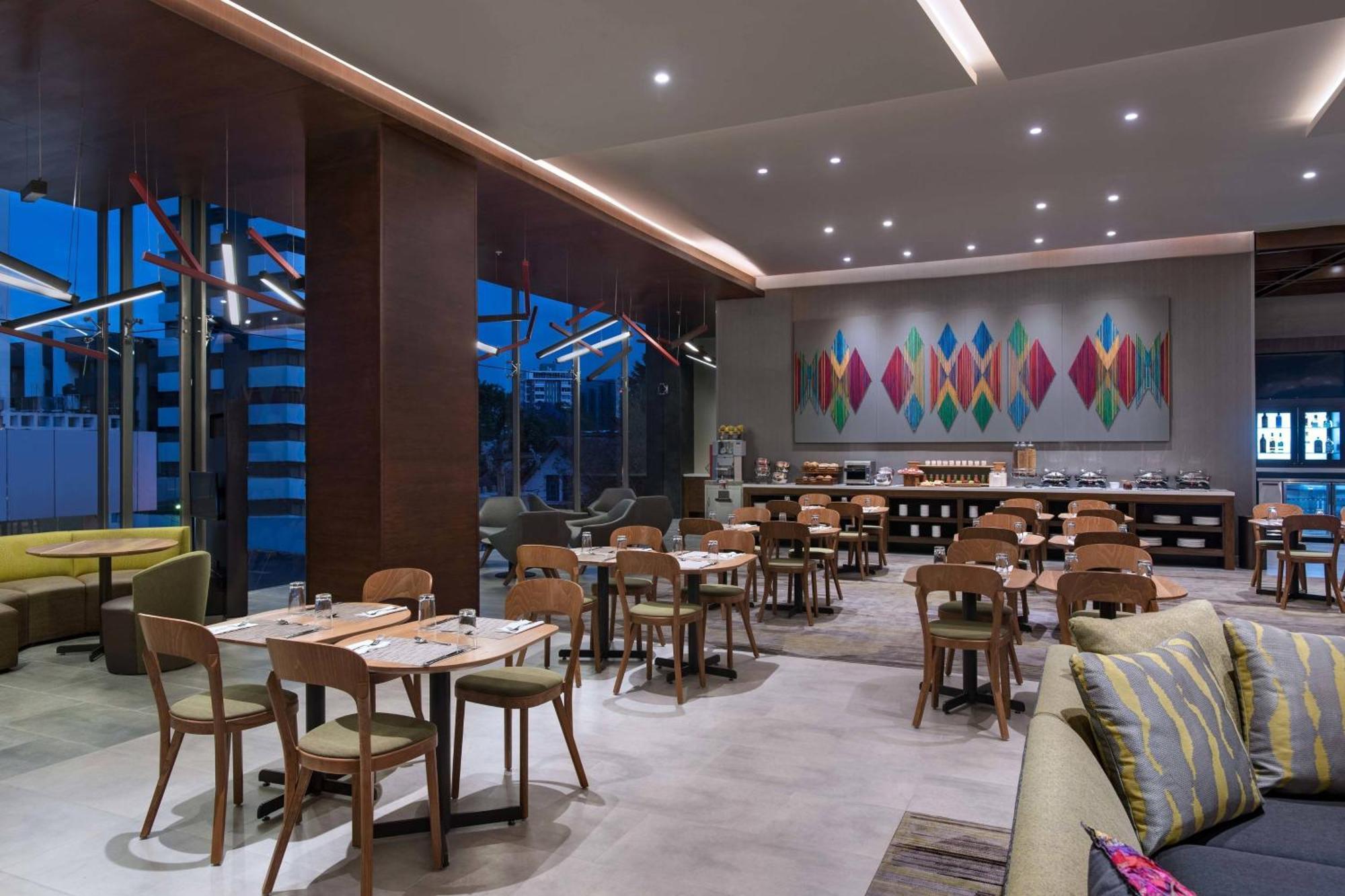 Courtyard By Marriott Гватемала Экстерьер фото